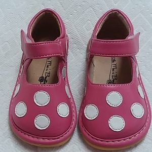 6T Squeaky shoes